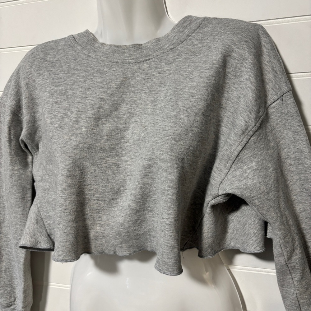 Zara Basic Edition Women's Grey Cropped Sweatshirt Size Small